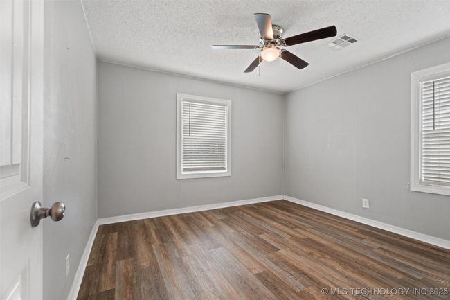 345 N Pine St, House other with 3 bedrooms, 1 bathrooms and null parking in Dewey OK | Image 9