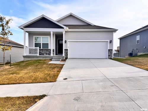 709 Bear Dr, Tiffin, IA, 52340-8604 | Card Image