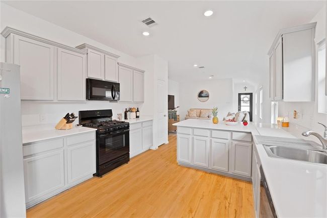 18471 Running Shadow Ct, House other with 4 bedrooms, 2 bathrooms and 2 parking in Hockley TX | Image 11