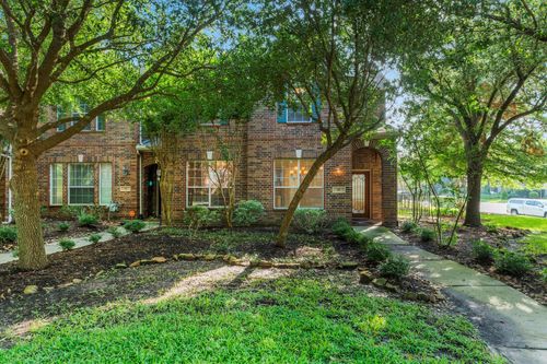 18 Umbria Ln, The Woodlands, TX, 77382-1181 | Card Image