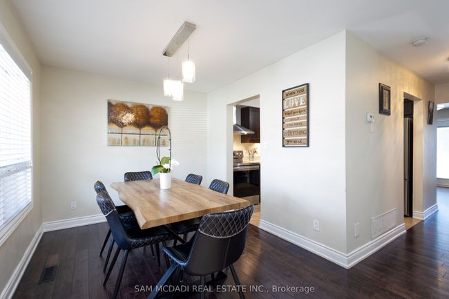 80 Longbourne Cres, House attached with 3 bedrooms, 2 bathrooms and 4 parking in Brampton ON | Image 4