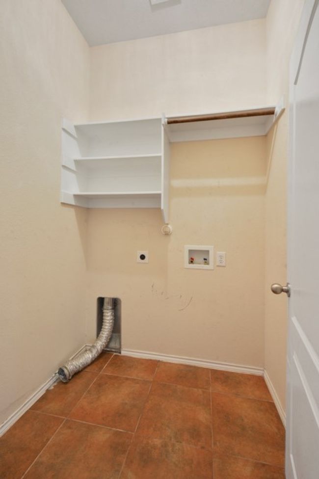 291 Cold Spg, House other with 4 bedrooms, 2 bathrooms and 4 parking in Buda TX | Image 16