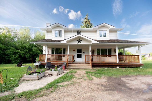 25 - 22459 530 Township, Home with 5 bedrooms, 2 bathrooms and null parking in Rural Strathcona County AB | Image 2