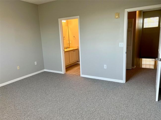 MAIN BEDROOM | Image 9