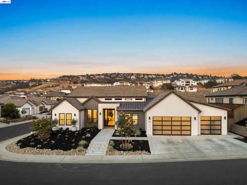 725 Oreno Cir, Folsom, CA, 95630-6382 | Card Image