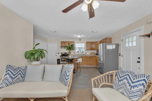 304 N E St, Pensacola, FL, 32501-3737 | Card Image