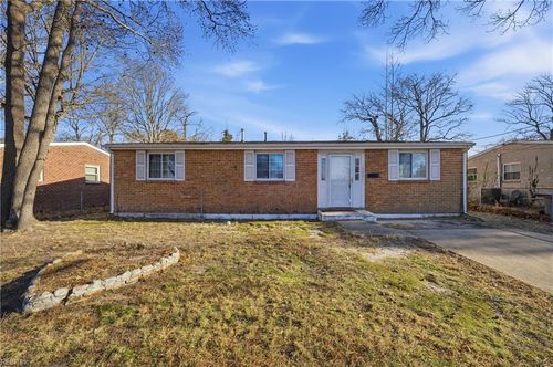 1924 Zinzer Rd, Hampton, VA, 23663-1045 | Card Image