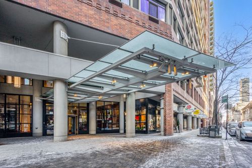 2419-211 E Ohio St, Chicago, IL, 60611-3256 | Card Image