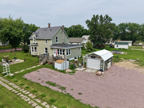 811 Adams Ave, Westbrook, MN, 56183-9502 | Card Image