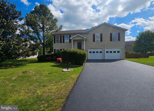 61 Clemson Dr, FALLING WATERS, WV, 25419-4650 | Card Image