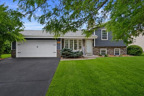 3731 E Puetz Rd, Oak Creek, WI, 53154-3527 | Card Image