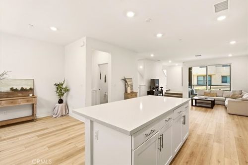 4-2953 W Lincoln Ave, Anaheim, CA, 92801-8252 | Card Image