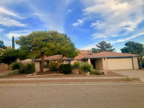 744 Cresta Mira Dr, El Paso, TX, 79912-2623 | Card Image