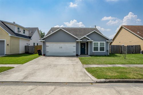 2111 W Gulf St, Baytown, TX, 77520-4326 | Card Image