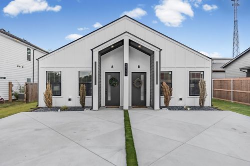 b-2111 Wright St, Greenville, TX, 75401-3243 | Card Image