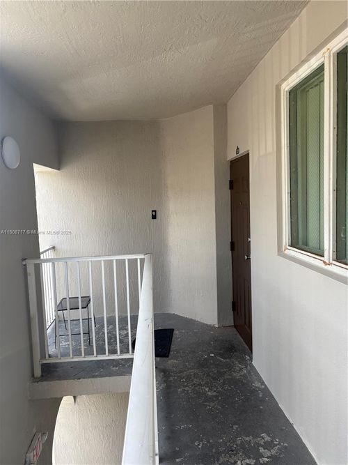 unit-205-1652 Se 28th St, Homestead, FL, 33035-2570 | Card Image