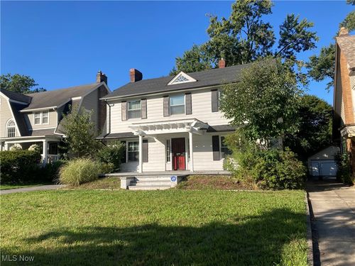 1686 Lee Rd, Cleveland Heights, OH, 44118-1742 | Card Image