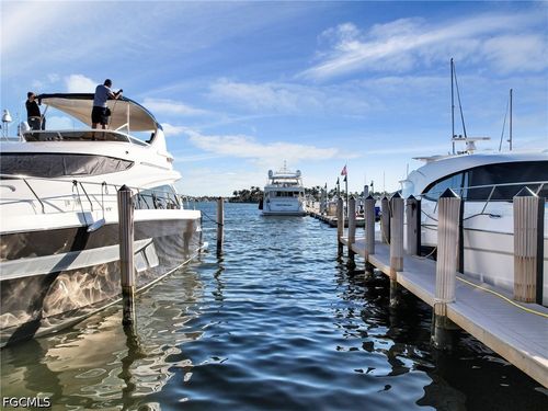 900 Broad Ave S, NAPLES, FL, 34102-7319 | Card Image