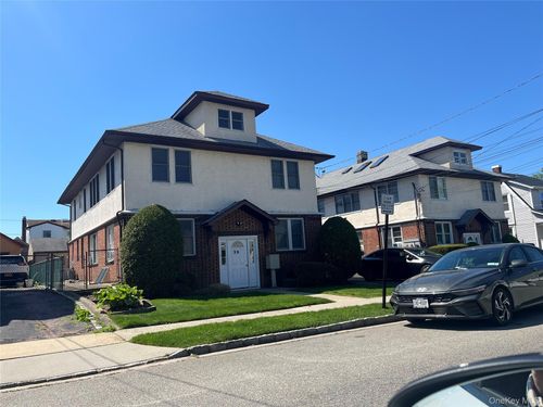 39 Notre Dame Ave, Hicksville, NY, 11801-1351 | Card Image