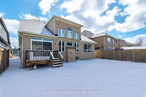 20 Beechener St, Sutton West, ON, L0E1R0 | Card Image