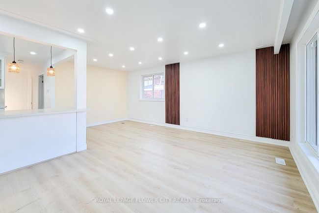 56 Moxley Dr, House other with 6 bedrooms, 4 bathrooms and 5 parking in Hamilton ON | Image 5