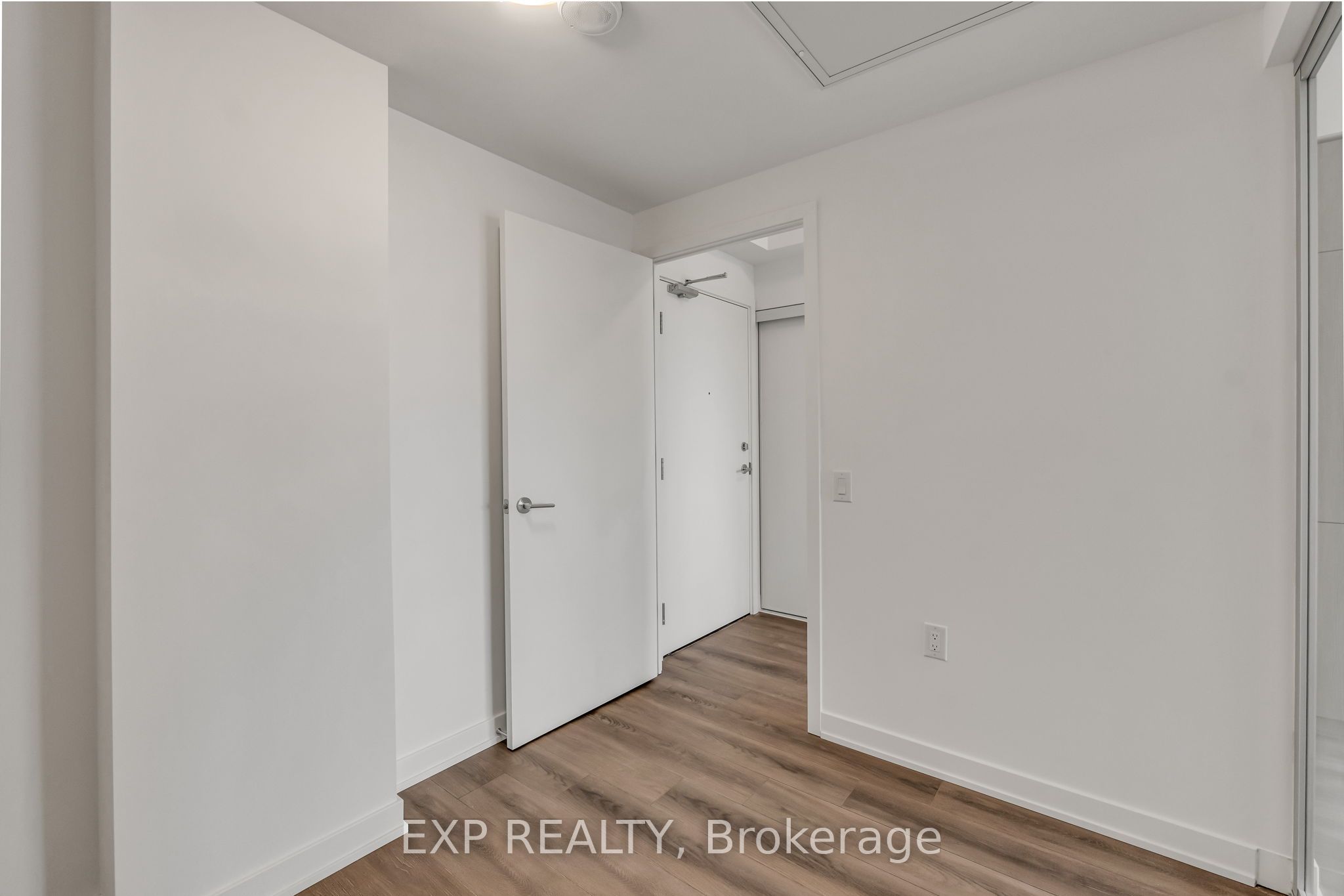 Residential in Toronto E11 4