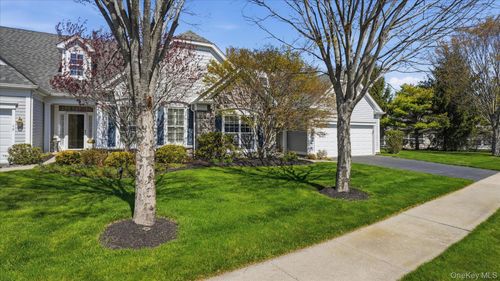 49-49 Samantha Circle, Southampton, NY, 11977 | Card Image