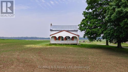 17570 Elginfield Road, Perth South (Blanshard), ON, N4X1C6 | Card Image