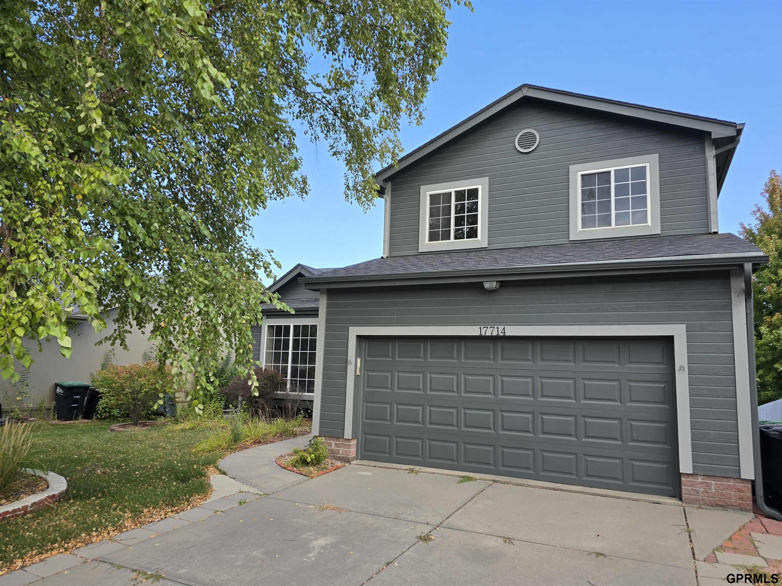 Karen St, Omaha, NE 68135