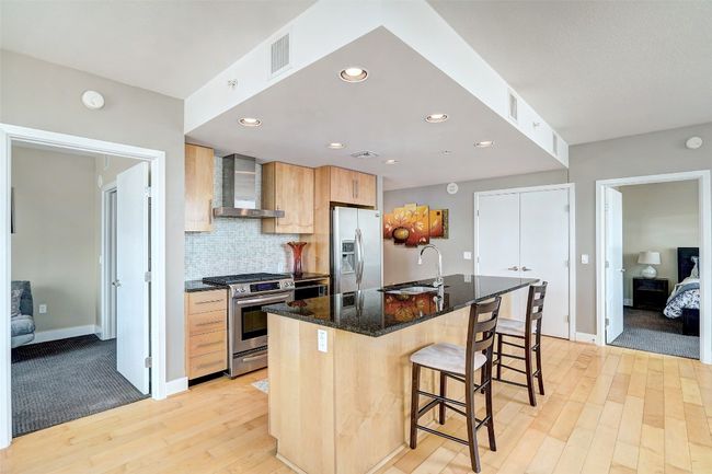 APT-1301 - 300 Bowie St, Condo with 2 bedrooms, 2 bathrooms and 2 parking in Austin TX | Image 11