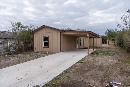 404 Dewey Ave, Alice, TX, 78332-6048 | Card Image