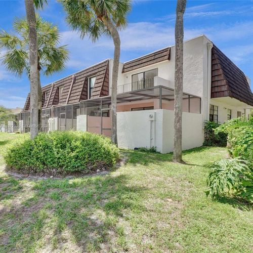 9120 Taft St, Pembroke Pines, FL, 33024-4600 | Card Image