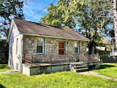 22 John St, New Windsor, NY, 12553-8364 | Card Image