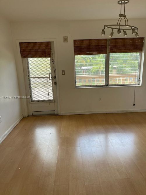 apt-205-1500 Ne 127th St, North Miami, FL, 33161-5222 | Card Image