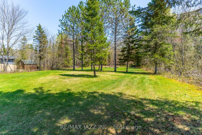 1092 Briscoe Dr, House other with 3 bedrooms, 2 bathrooms and 6 parking in Algonquin Highlands ON | Image 37