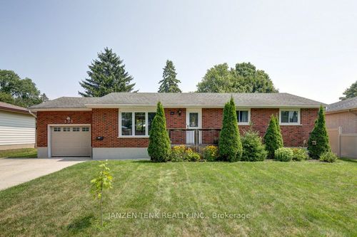 131 4th Ave, Aylmer, ON, N5H2L4 | Card Image