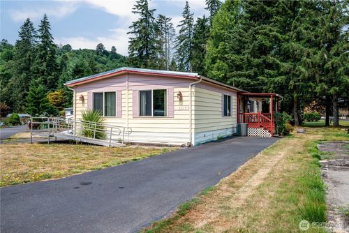 1077 Coal Creek Rd, Longview, WA, 98632-9129 | Card Image