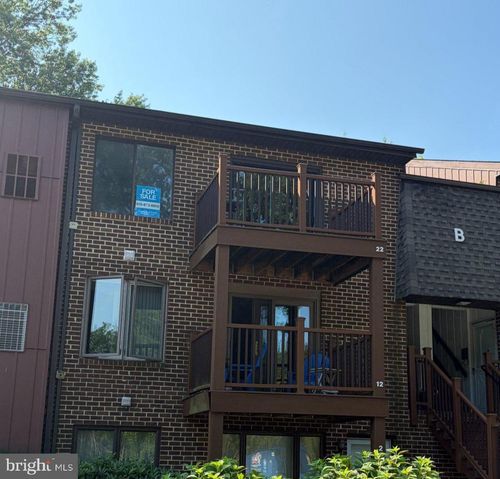 22-5200 Hilltop Dr, BROOKHAVEN, PA, 19015-1204 | Card Image