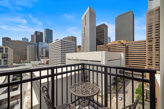 UNIT-1109 - 1211 Caroline St, Condo with 2 bedrooms, 2 bathrooms and 2 parking in Houston TX | Image 19