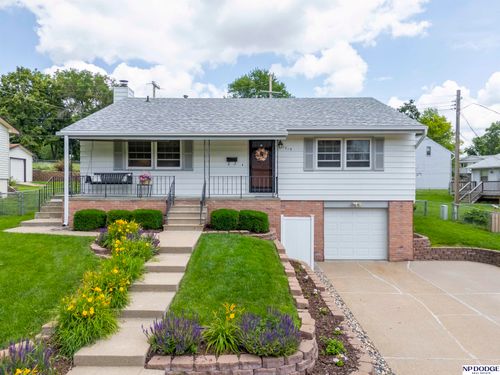7219 Park Crest Dr, La Vista, NE, 68128-2020 | Card Image