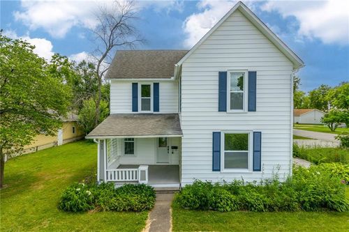 721 W 4th St, Cameron, MO, 64429-1517 | Card Image