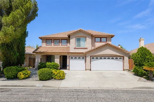 43123 Bloomingpark St, Lancaster, CA, 93536-6705 | Card Image