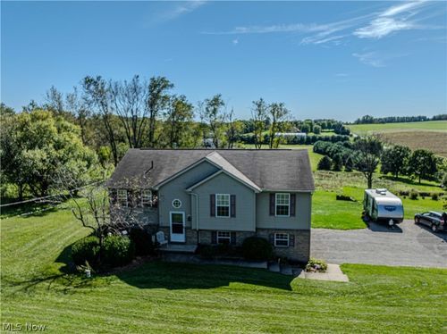 9142 Lisbon St E, East Canton, OH, 44730-9710 | Card Image