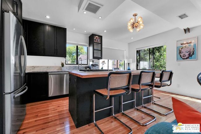 2 - 8319 Waring Ave, Condo with 2 bedrooms, 2 bathrooms and 1 parking in West Hollywood CA | Image 11