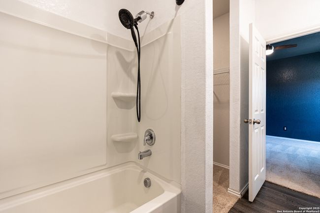 14615 Stirrup Trce, House other with 3 bedrooms, 2 bathrooms and null parking in Elmendorf TX | Image 24