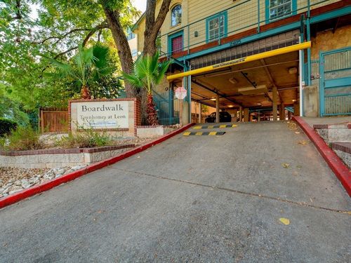 apt-102-2502 Leon St, Austin, TX, 78705-4492 | Card Image