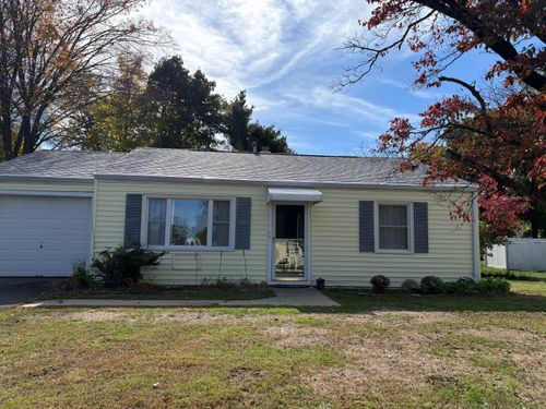 26 Apple St, Wallingford, CT, 06492-2904 | Card Image