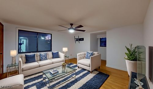 204 Philip Ave, Elmwood Park, NJ, 07407-2225 | Card Image