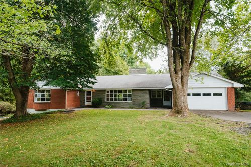 13 Edgewood Dr, New Paltz, NY, 12561-2701 | Card Image