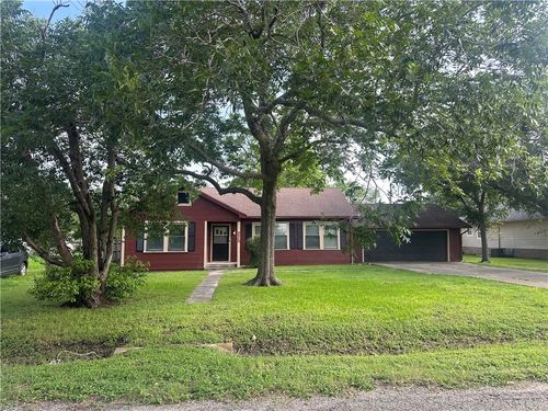 215 W Heard St, Refugio, TX, 78377-2620 | Card Image